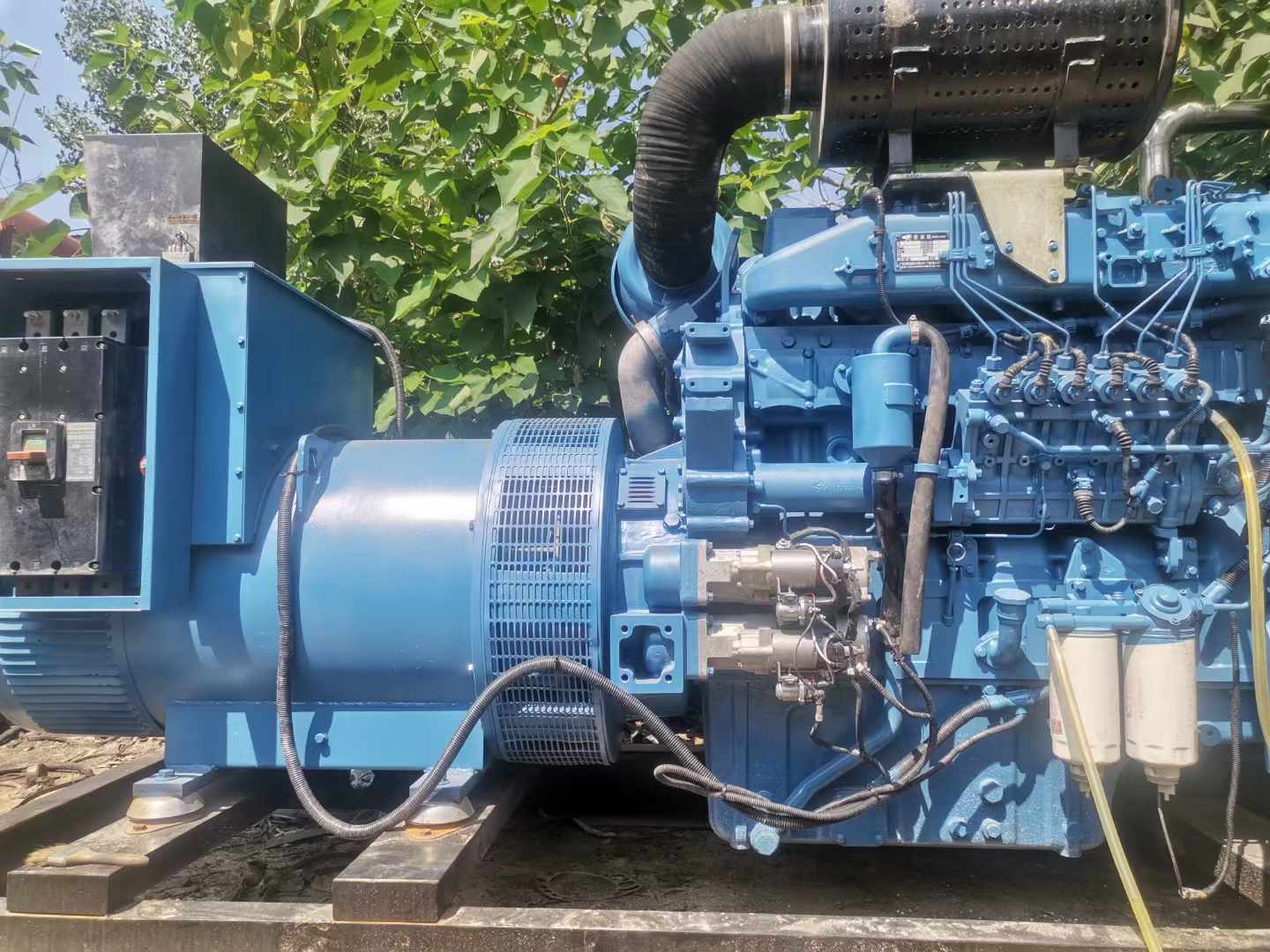 靖州详细说明降低 800kW 柴油发电机输出电流波动的方法